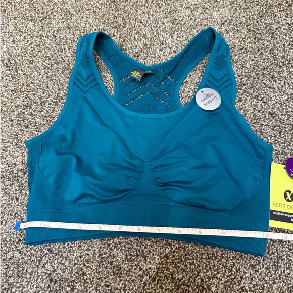 🌟SALE🌟 
Medium Support Sports Bra - Picture 2 of 4